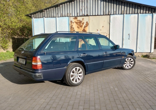 Mercedes-Benz Klasa E cena 13999 przebieg: 330000, rok produkcji 1995 z Łódź małe 92